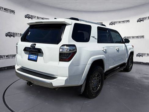 Used 2018 Toyota 4Runner TRD Off-Road AWD/4WD image 8