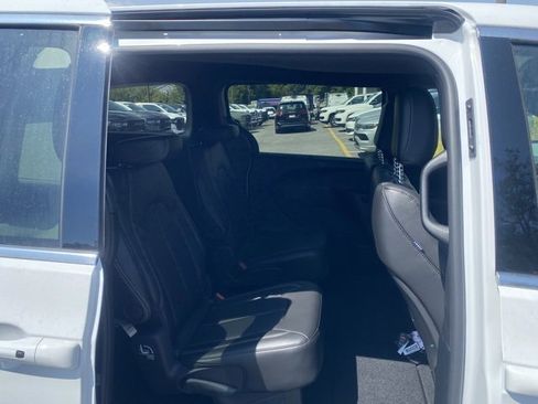 New 2026 Chrysler Voyager LX image 30