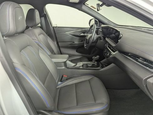 Used 2024 Buick Envista Sport Touring w/ Convenience II Package FWD image 22