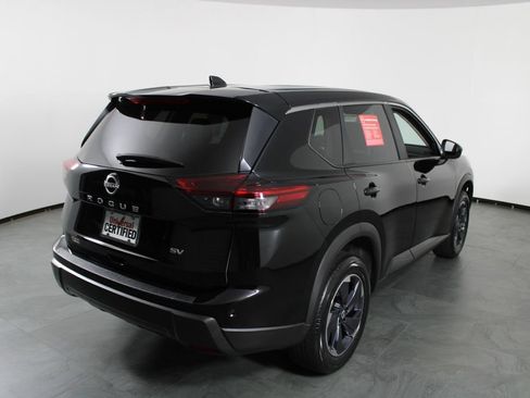 Certified 2024 Nissan Rogue SV FWD image 4