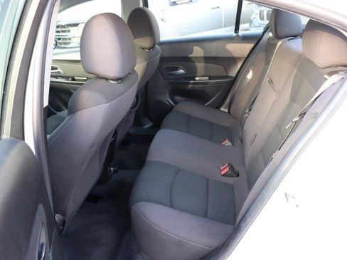 Used 2016 Chevrolet Cruze LT FWD image 12