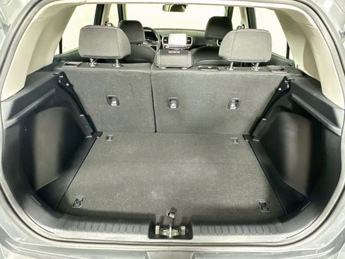 Used 2025 Hyundai Venue SEL FWD image 28