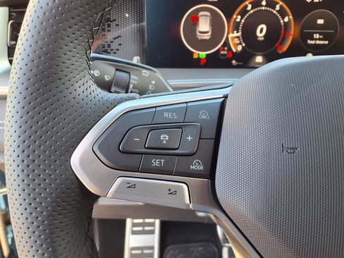 New 2026 Volkswagen Tiguan SE R-Line image 37