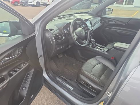 Used 2023 Chevrolet Equinox Premier image 14