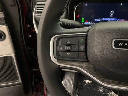 Used 2024 Jeep Wagoneer L Series II w/ Flexible Seating Group RWD image 12