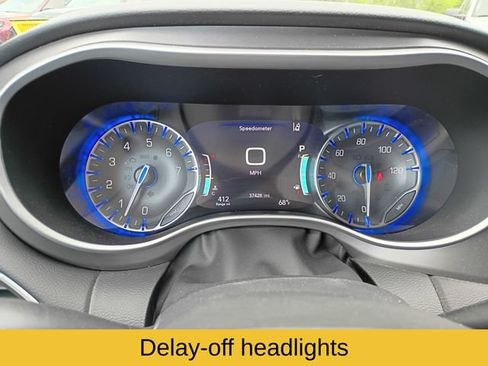 Used 2025 Chrysler Pacifica Select FWD image 14