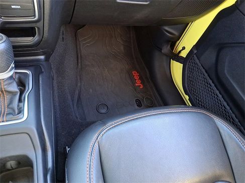 Used 2023 Jeep Gladiator Mojave w/ Cold Weather Group image 30