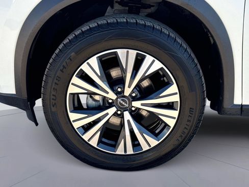 Used 2023 Nissan Rogue SV image 11