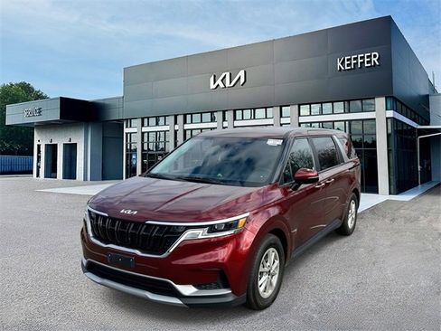 Certified 2024 Kia Carnival LX image 1