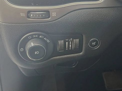 Used 2020 Jeep Cherokee Limited AWD/4WD image 11