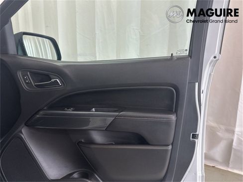 Used 2022 GMC Canyon AT4 image 17