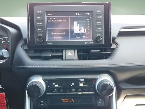 Used 2022 Toyota RAV4 LE image 27