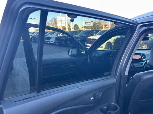 Used 2017 Honda Pilot Touring image 31