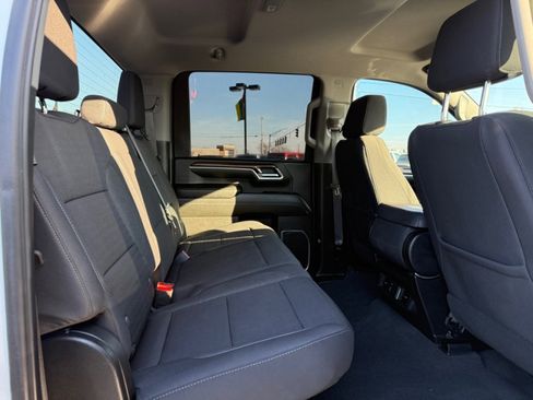 Used 2024 Chevrolet Silverado 2500 LT image 15