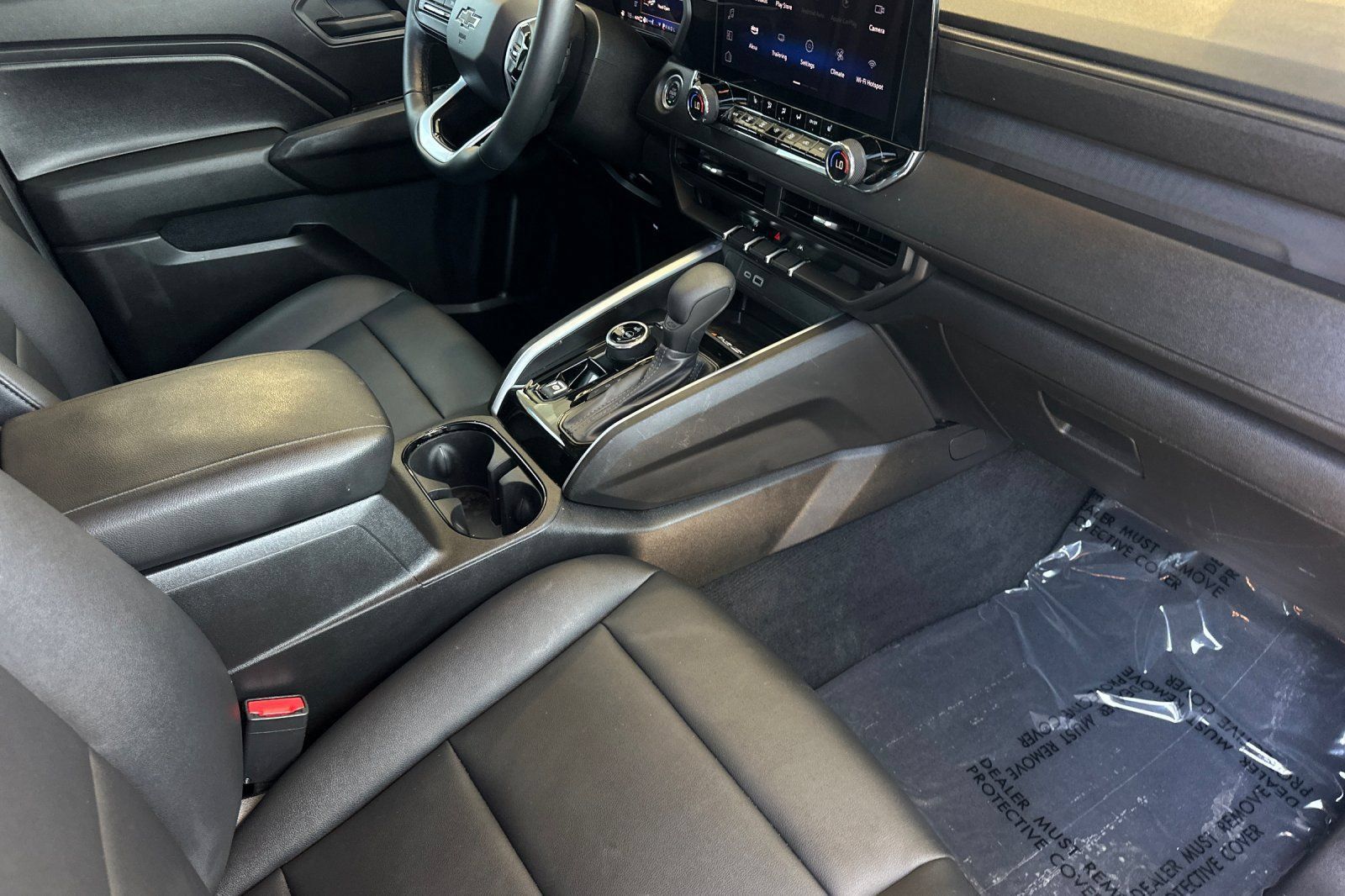 Used 2025 Chevrolet Colorado Trail Boss w/ Midnight Edition AWD/4WD image 19
