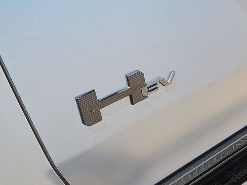 Used 2024 GMC Hummer EV 3X w/ Omega Edition AWD/4WD image 12