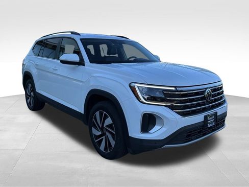 Used 2024 Volkswagen Atlas SE AWD/4WD image 9