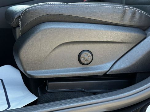Used 2019 Mercedes-Benz GLC 300 4MATIC image 11