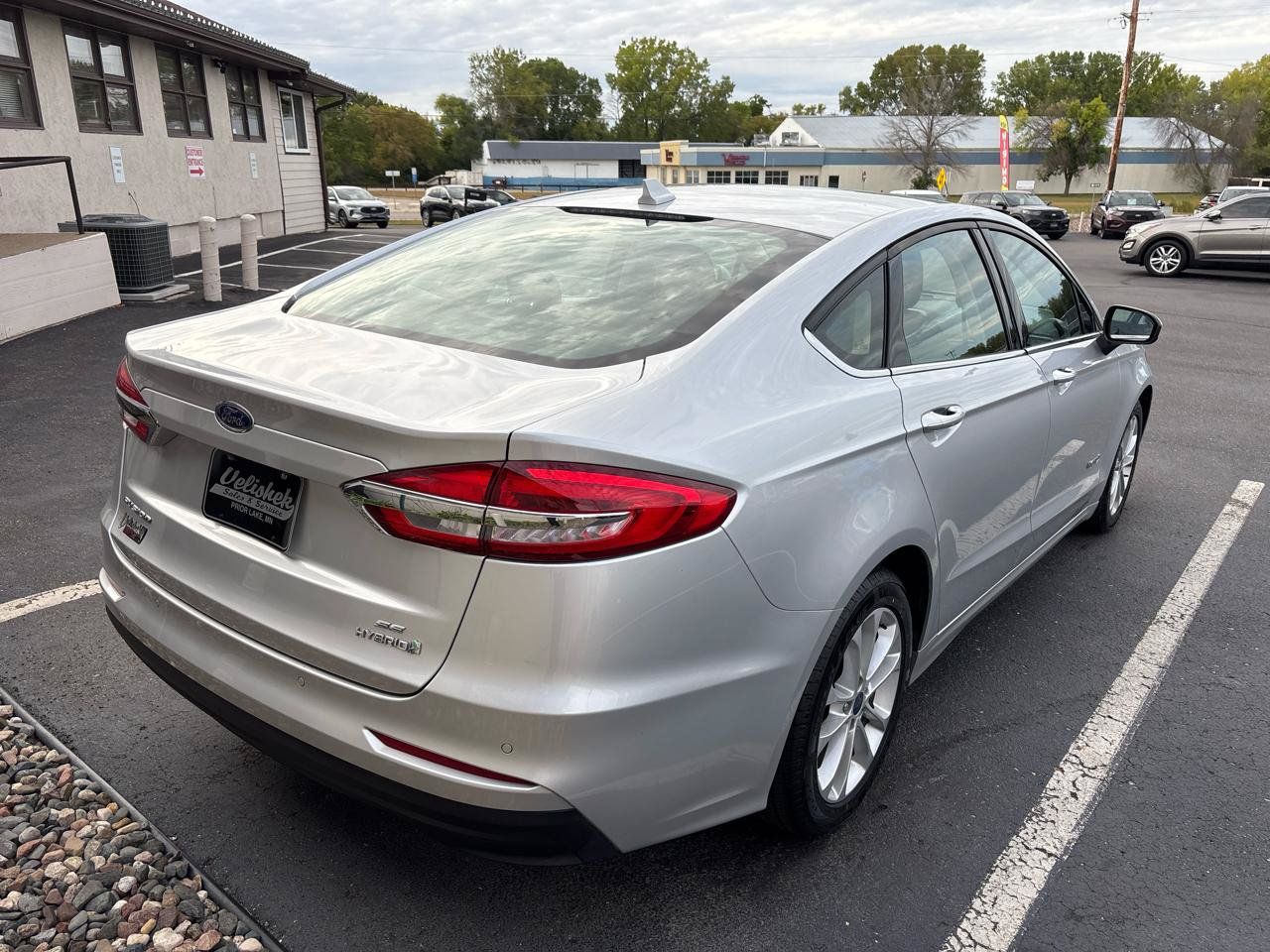 Used 2019 Ford Fusion SE FWD image 3
