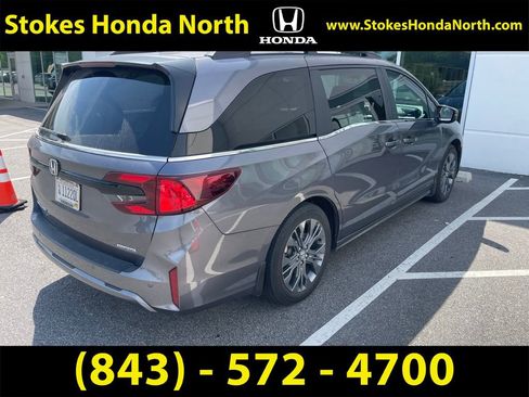 Certified 2025 Honda Odyssey Touring image 3