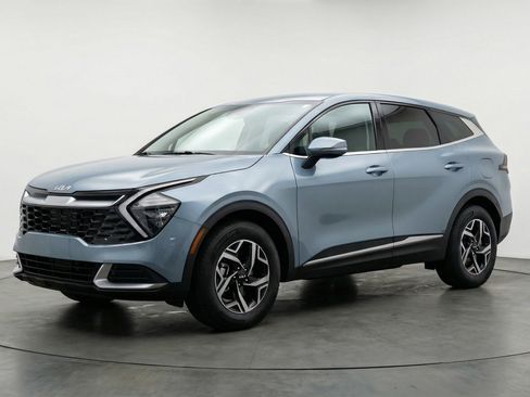 Used 2025 Kia Sportage LX image 3