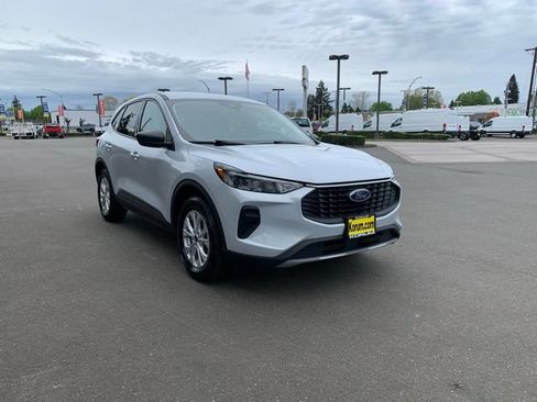 Certified 2025 Ford Escape Active AWD/4WD image 10