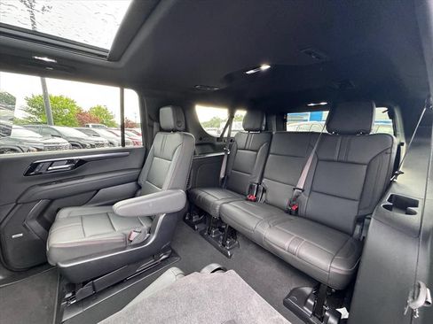 New 2025 Chevrolet Suburban RST w/ RST Capability Package AWD/4WD image 11