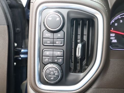 Used 2019 Chevrolet Silverado 1500 LTZ w/ LTZ Texas Edition image 34