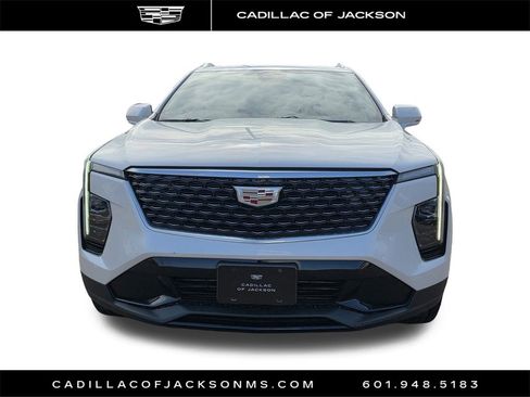 Certified 2024 Cadillac XT4 Premium Luxury image 2