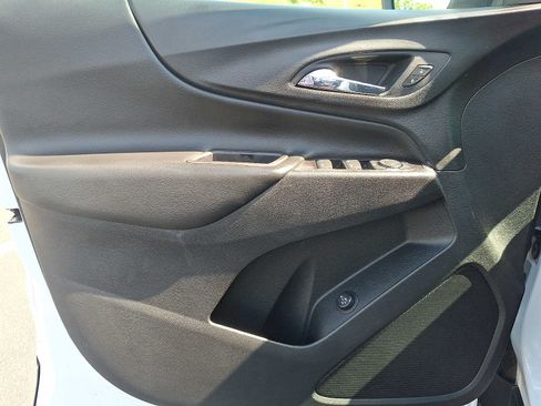 Used 2020 Chevrolet Equinox LT FWD image 12