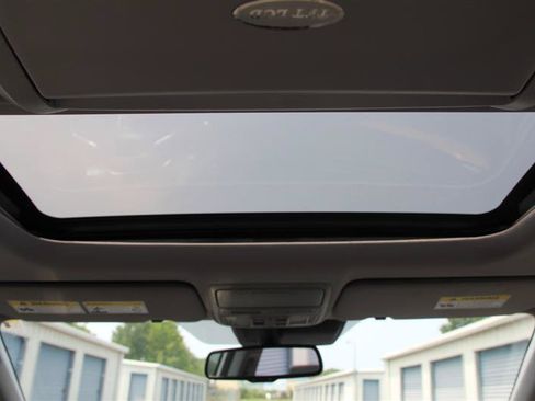 Used 2017 Honda CR-V EX-L image 25