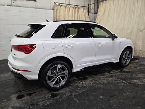 Used 2025 Audi Q3 2.0T Premium w/ Convenience Plus Package AWD/4WD image 7