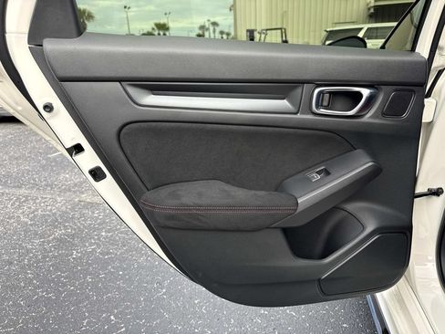 Used 2025 Honda Civic Type R image 13