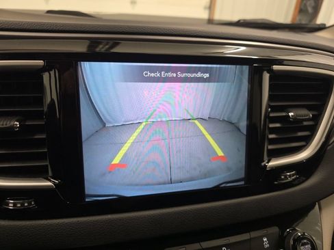 Used 2020 Chrysler Pacifica Touring-L Plus FWD image 22