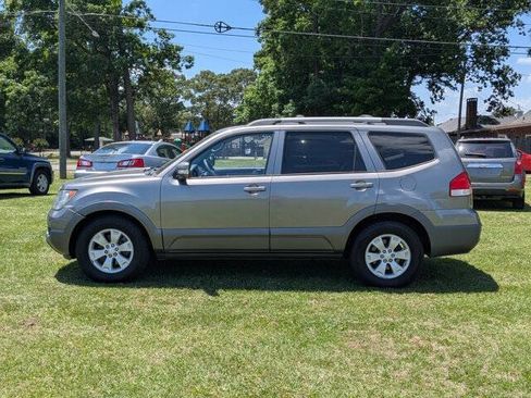 Used 2009 Kia Borrego LX w/ Convenience Pkg RWD image 6