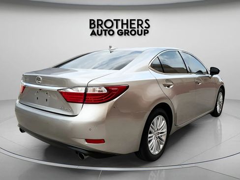 Used 2015 Lexus ES 350 w/ Luxury Package FWD image 10