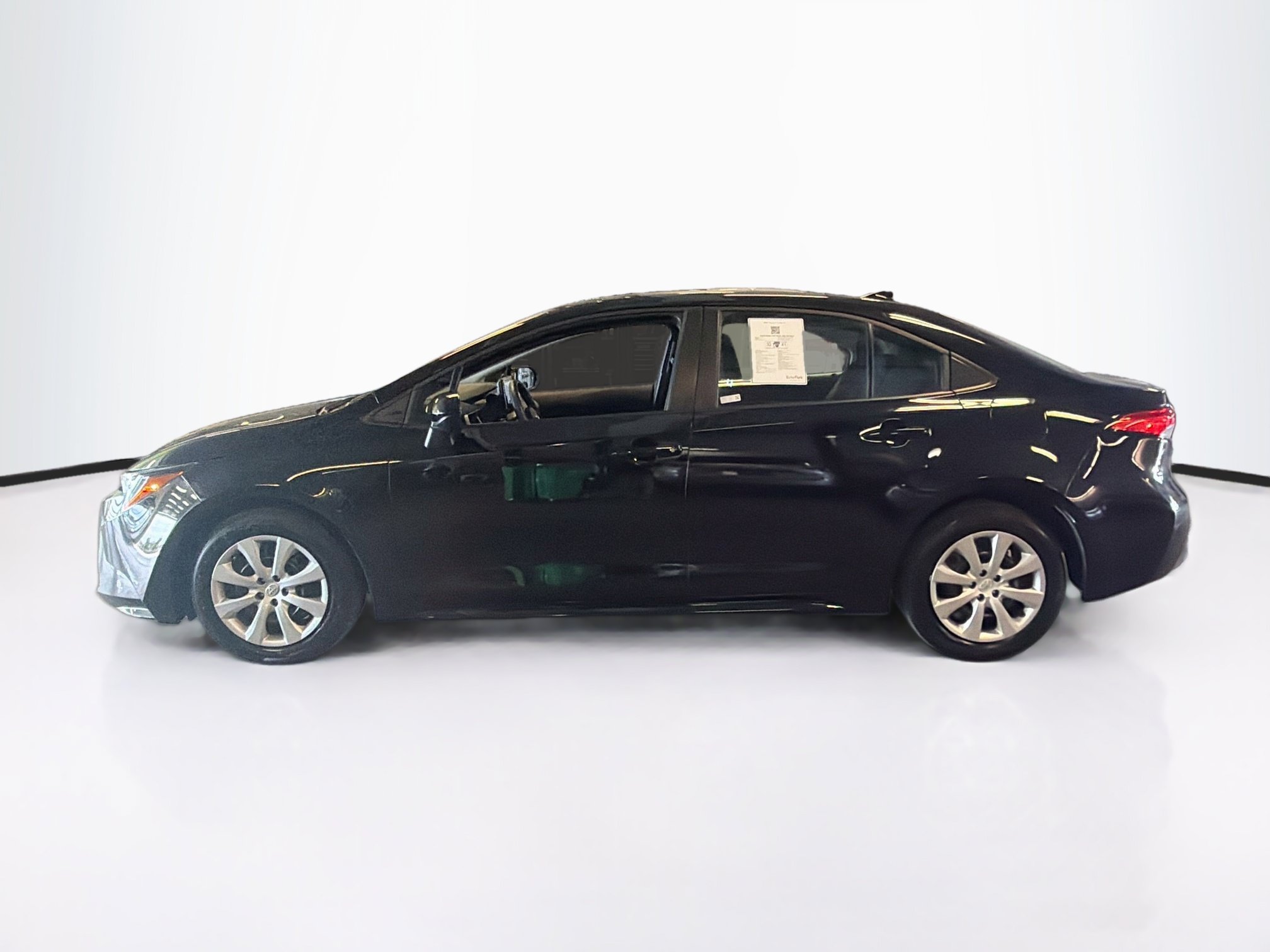 Used 2026 Toyota Corolla LE FWD image 4
