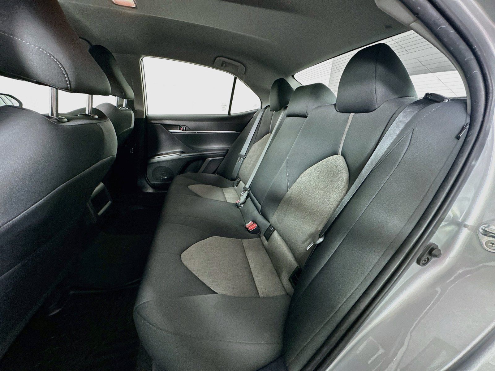 Used 2021 Toyota Camry LE w/ Convenience Package FWD image 24