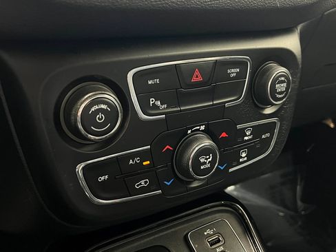 Used 2019 Jeep Compass Limited w/ Safety & Security Group AWD/4WD image 24