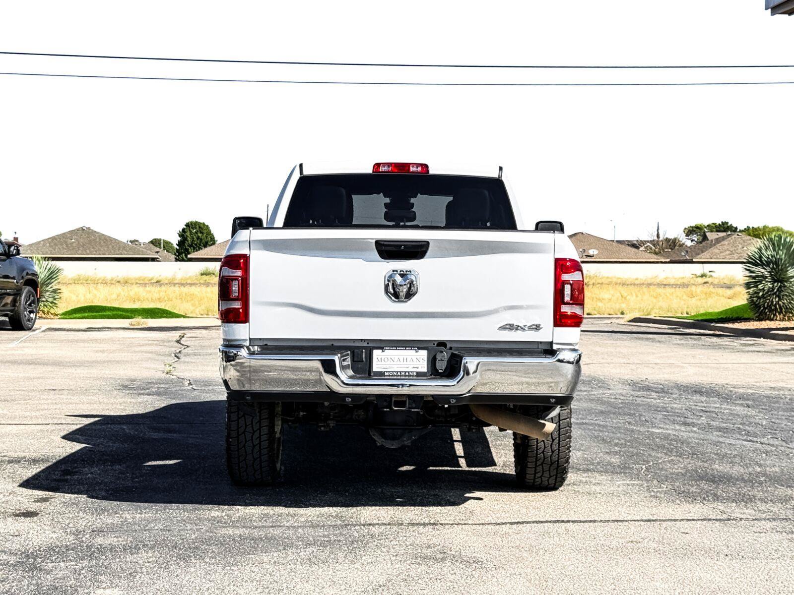 Used 2024 RAM 2500 Tradesman w/ Chrome Appearance Group AWD/4WD image 11