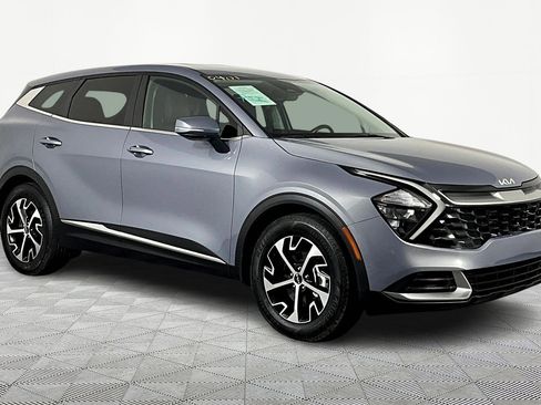 Used 2023 Kia Sportage EX image 3