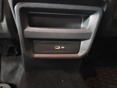 Used 2022 Volkswagen Taos SE AWD/4WD image 10