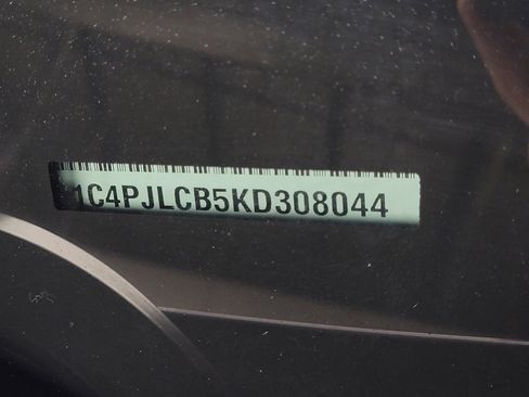 Used 2019 Jeep Cherokee Latitude w/ Popular Appearance Group image 33