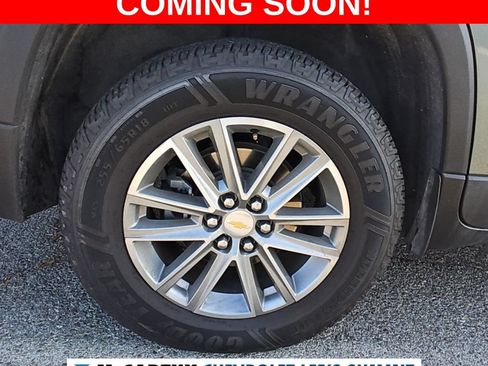 Used 2023 Chevrolet Traverse LT FWD image 5