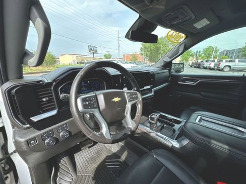 Used 2022 Chevrolet Silverado 1500 LTZ AWD/4WD image 10