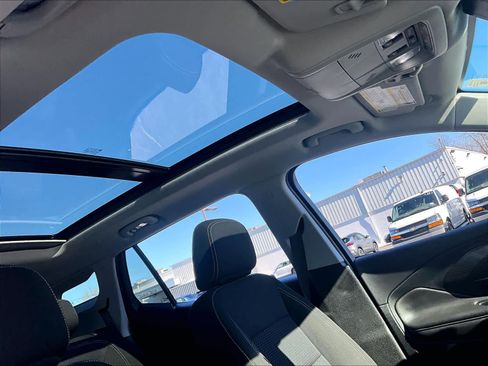 Used 2023 GMC Terrain SLE w/ Driver Convenience Package image 22