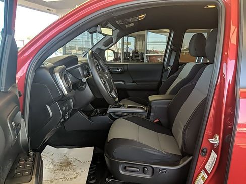 Used 2023 Toyota Tacoma TRD Off-Road image 11