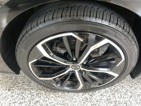 Used 2024 Nissan Altima 2.5 SR w/ SR Premium Package AWD/4WD image 6