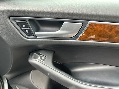 Used 2015 Audi Q5 2.0T Premium Plus w/ Technology Package AWD/4WD image 29