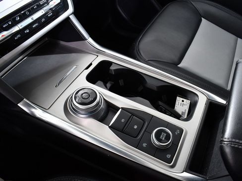 Used 2023 Ford Explorer XLT w/ Equipment Group 202A image 31